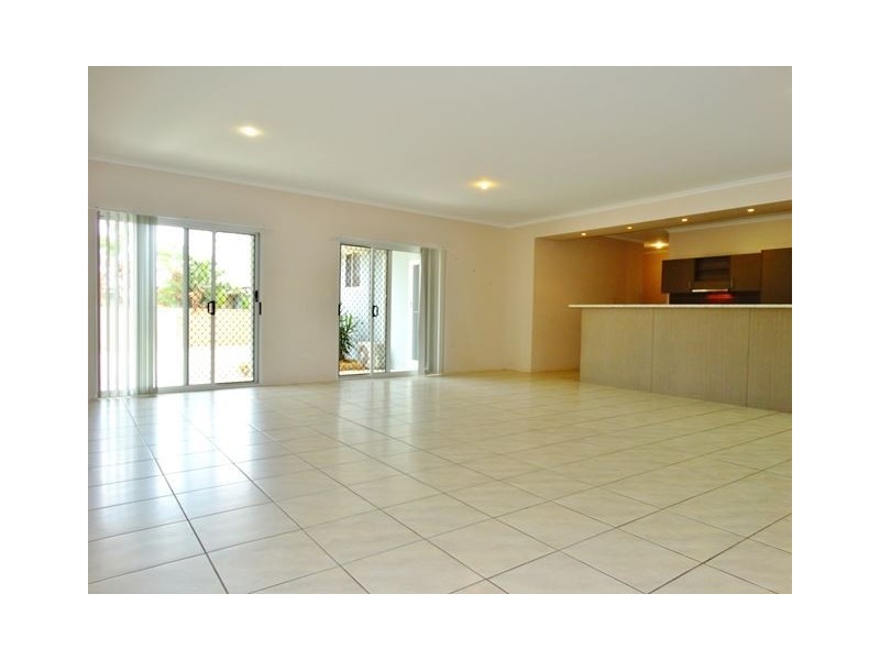 5/2 Mulcahy Crescent, Eimeo QLD 4740
