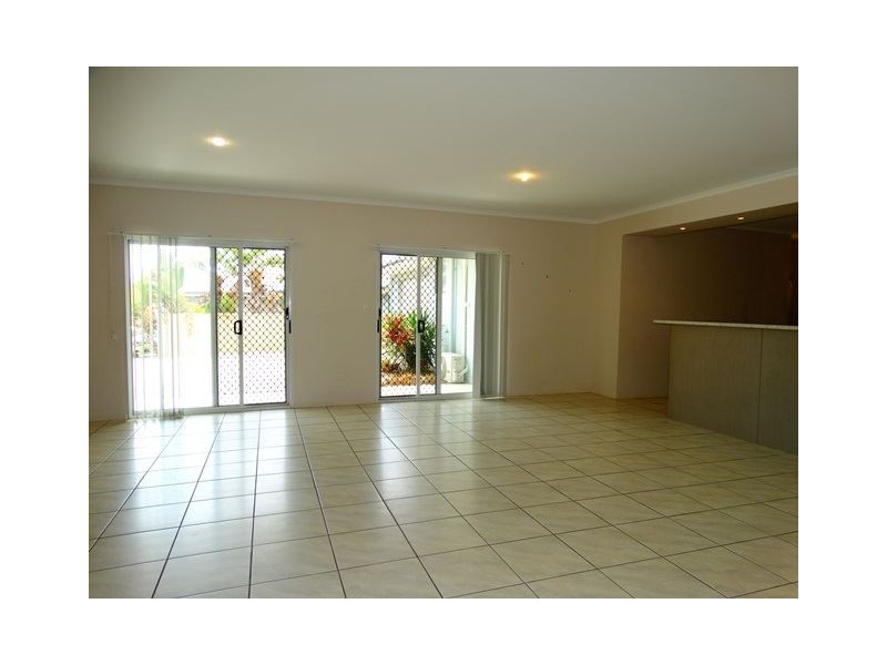5/2 Mulcahy Crescent, Eimeo QLD 4740