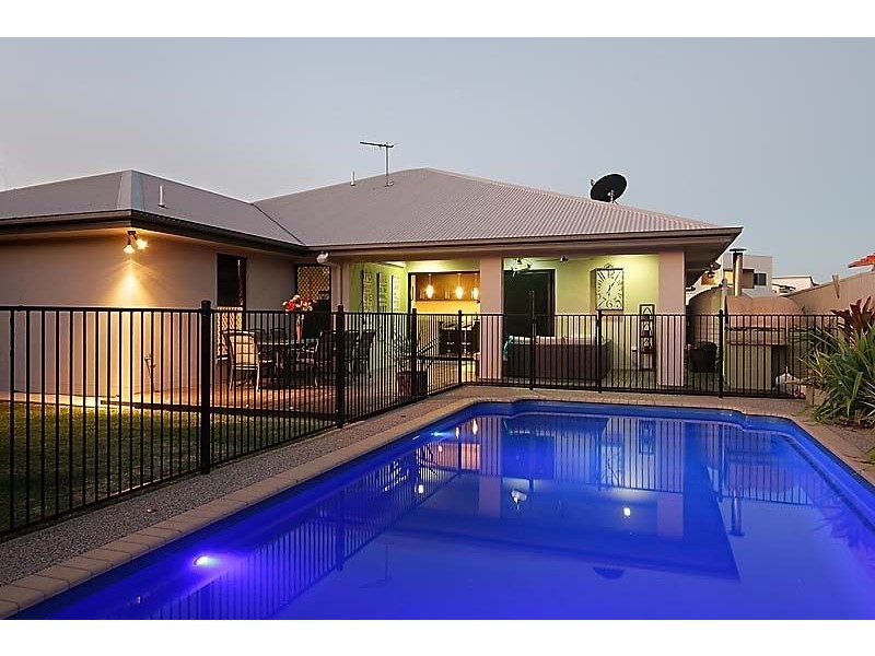 59 Beach Road, Dolphin Heads QLD 4740