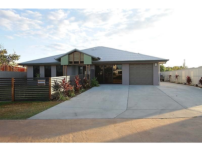 59 Beach Road, Dolphin Heads QLD 4740