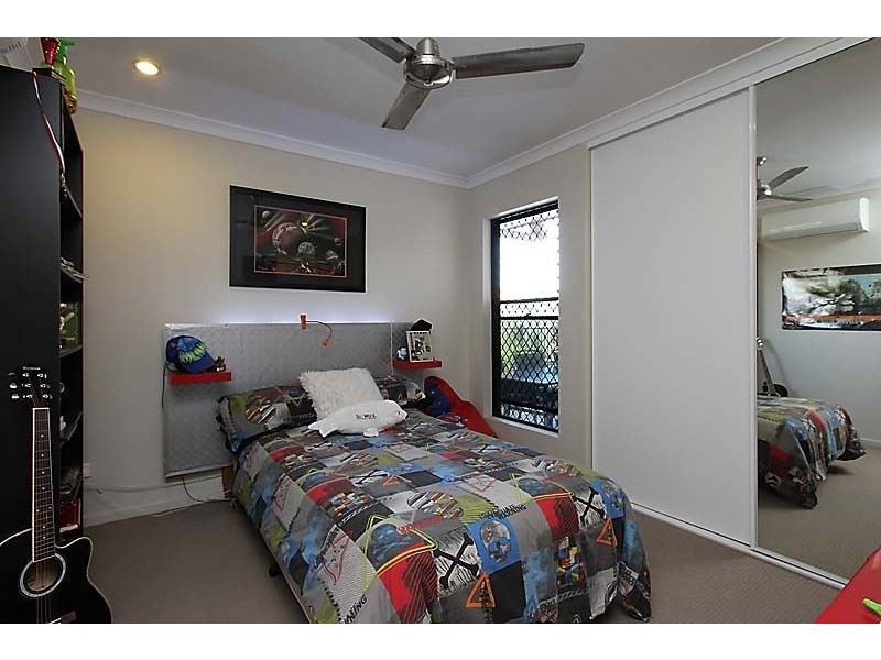 59 Beach Road, Dolphin Heads QLD 4740