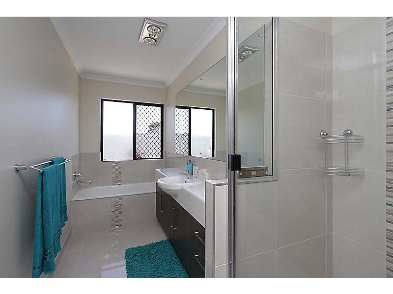 59 Beach Road, Dolphin Heads QLD 4740