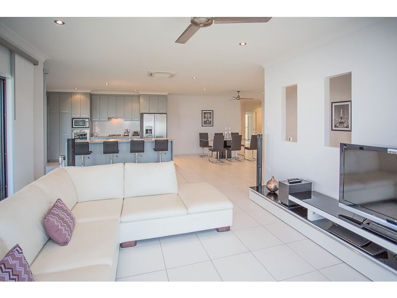 18 Cosford Drive, Eimeo QLD 4740