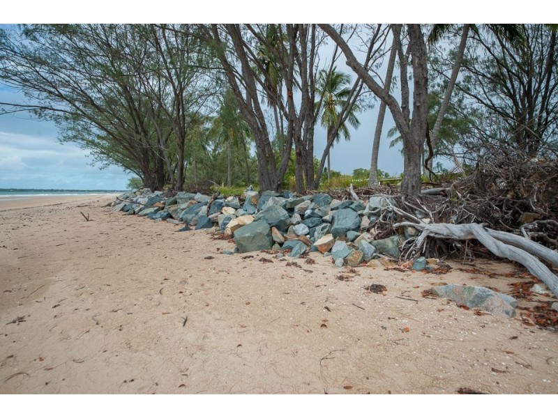 6 Bourke Street, Blacks Beach QLD 4740