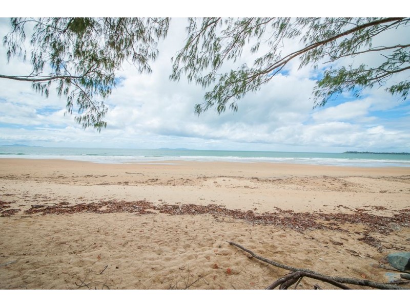 6 Bourke Street, Blacks Beach QLD 4740
