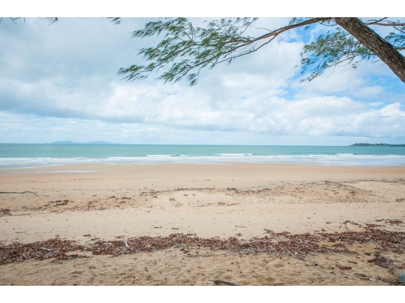 6 Bourke Street, Blacks Beach QLD 4740