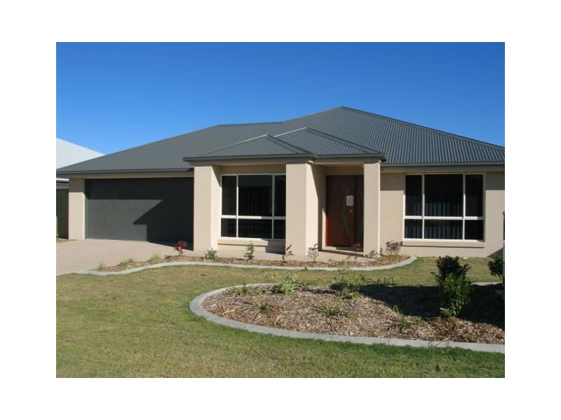 8 Narrabeen Street, Blacks Beach QLD 4740