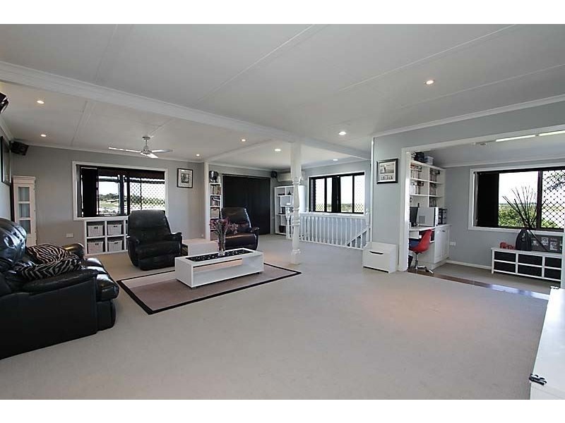 1 Arana Drive, Rural View QLD 4740