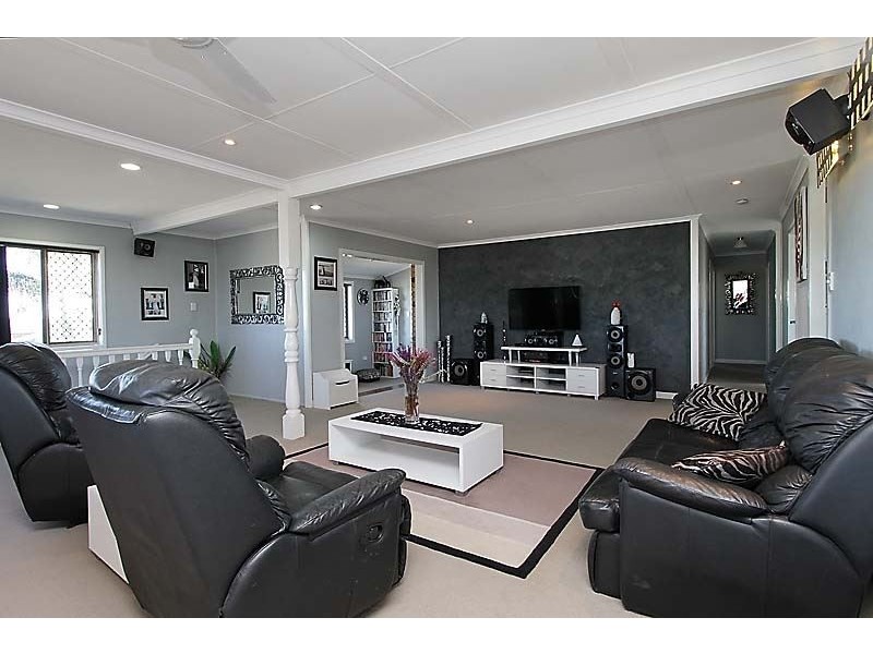 1 Arana Drive, Rural View QLD 4740