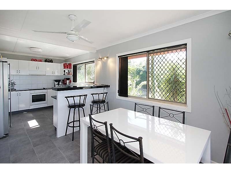 1 Arana Drive, Rural View QLD 4740