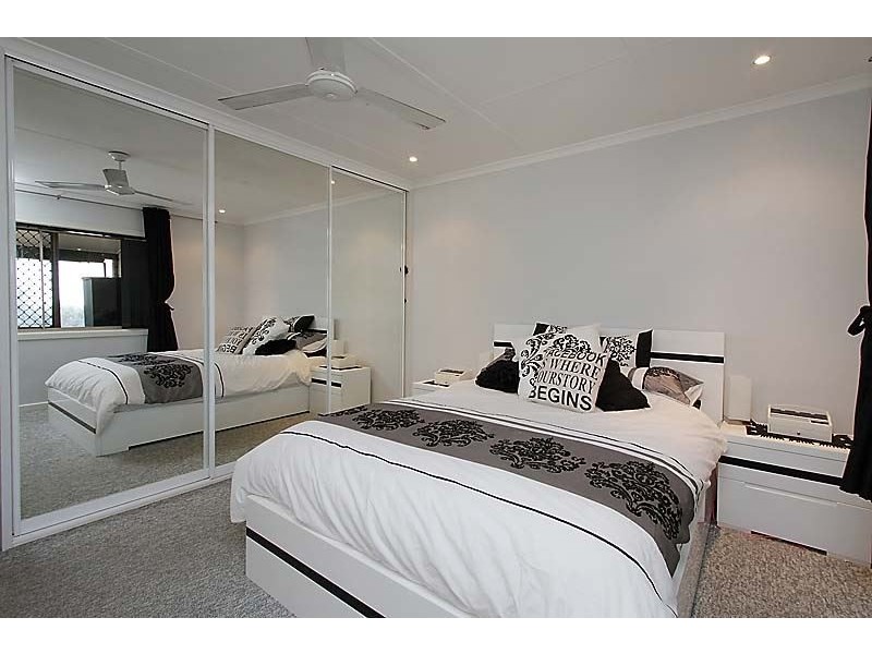 1 Arana Drive, Rural View QLD 4740