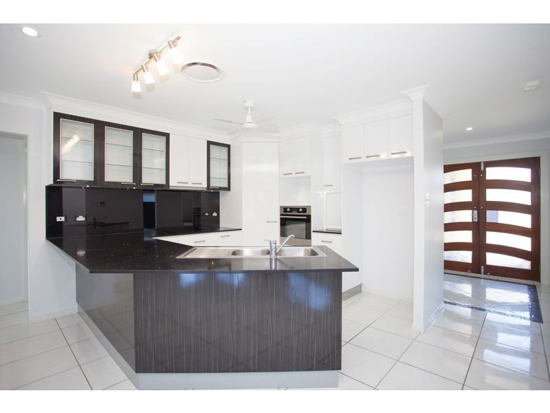 8 Townsend Street, Bucasia QLD 4750