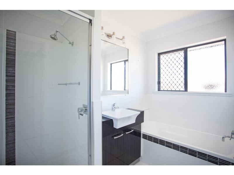 8 Townsend Street, Bucasia QLD 4750