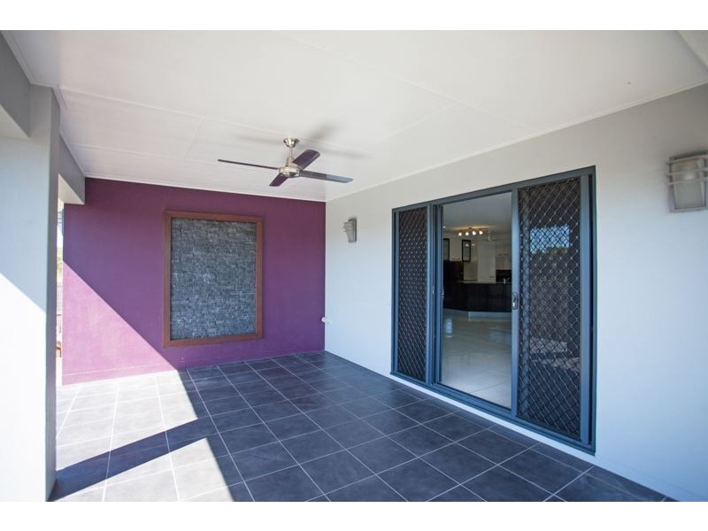 8 Townsend Street, Bucasia QLD 4750