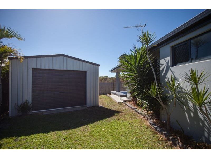 8 Townsend Street, Bucasia QLD 4750