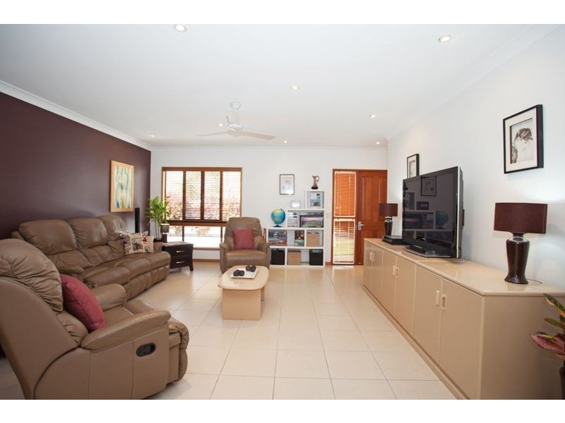48 Vassallo Drive, Glenella QLD 4740