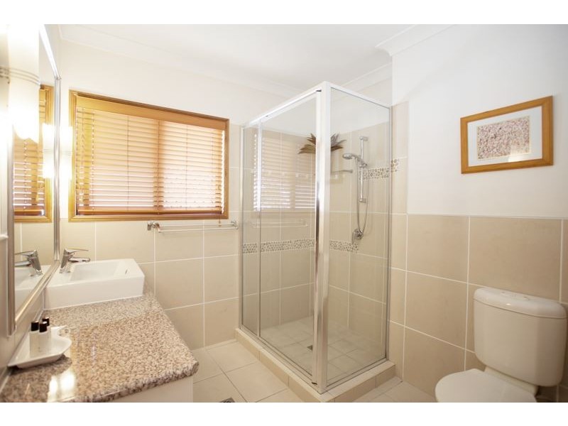 48 Vassallo Drive, Glenella QLD 4740