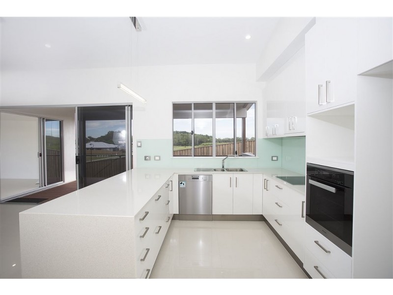 12 Caroval Drive, Rural View QLD 4740