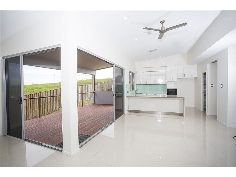 12 Caroval Drive, Rural View QLD 4740