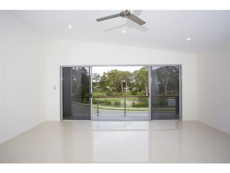 12 Caroval Drive, Rural View QLD 4740