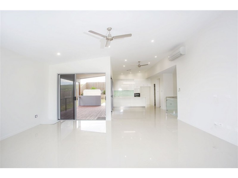 12 Caroval Drive, Rural View QLD 4740