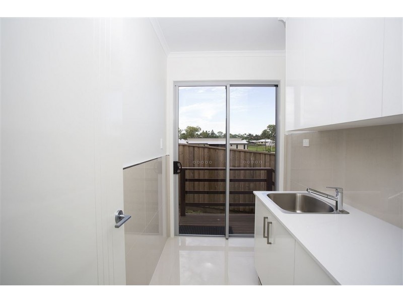 12 Caroval Drive, Rural View QLD 4740