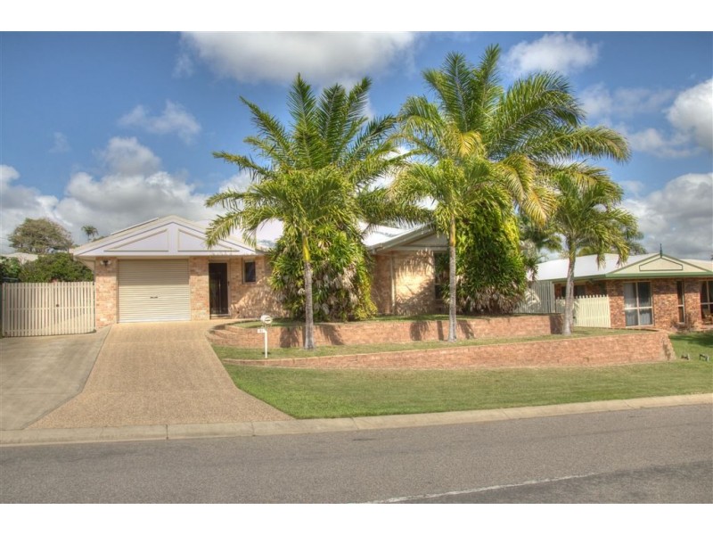 21 Lochmaben Court, Beaconsfield QLD 4740