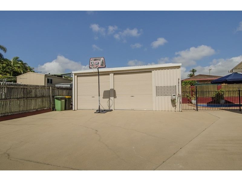 21 Lochmaben Court, Beaconsfield QLD 4740