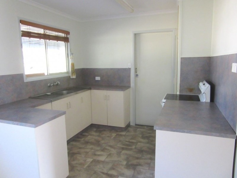 4 Nicole Court, Andergrove QLD 4740