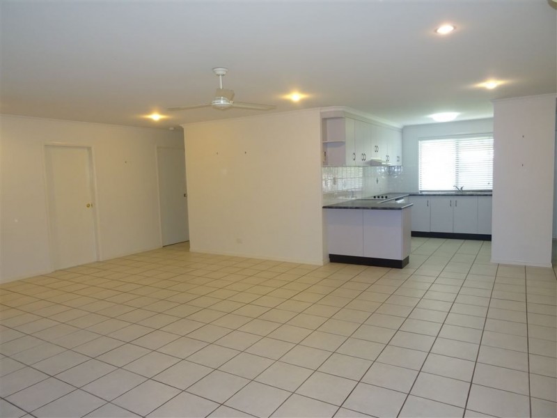 14 Spinks Court, Eimeo QLD 4740