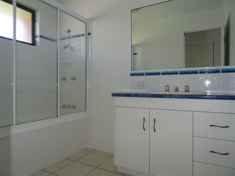 14 Spinks Court, Eimeo QLD 4740