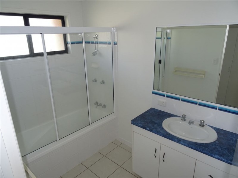 14 Spinks Court, Eimeo QLD 4740