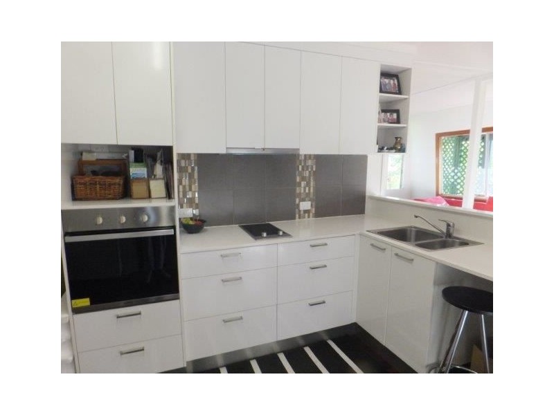 6 Eagle Street, Slade Point QLD 4740