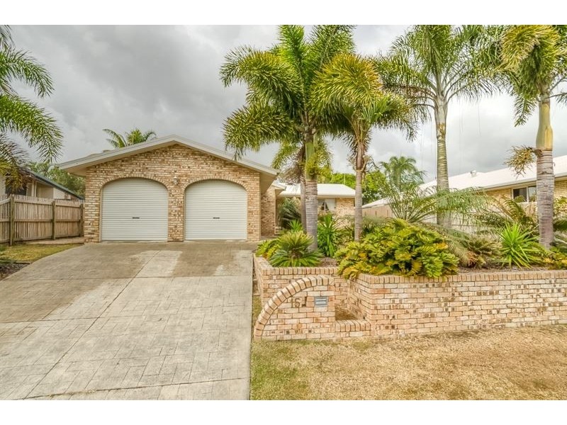 15 Lochmaben Court, Beaconsfield QLD 4740