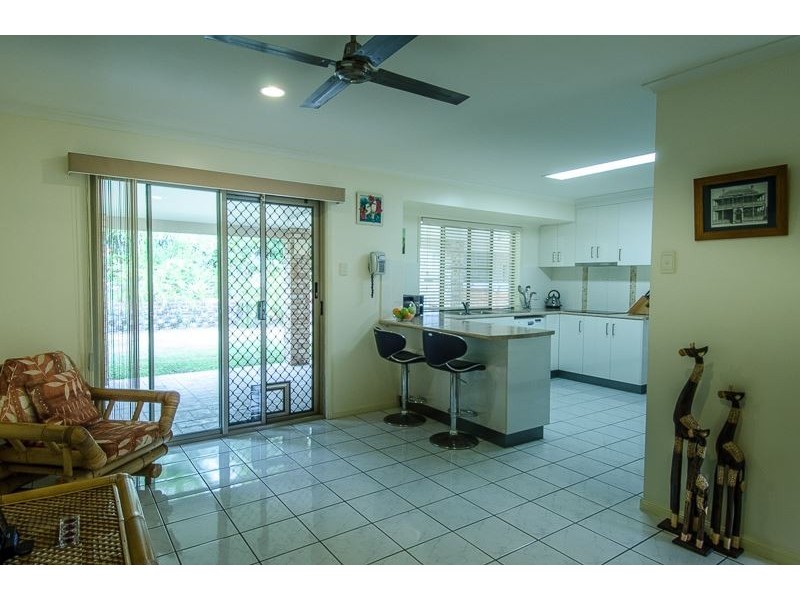 15 Lochmaben Court, Beaconsfield QLD 4740