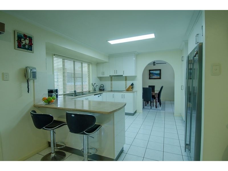 15 Lochmaben Court, Beaconsfield QLD 4740