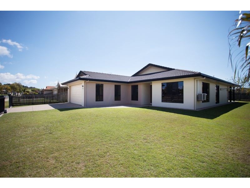 16 Royal Boulevard, Glenella QLD 4740