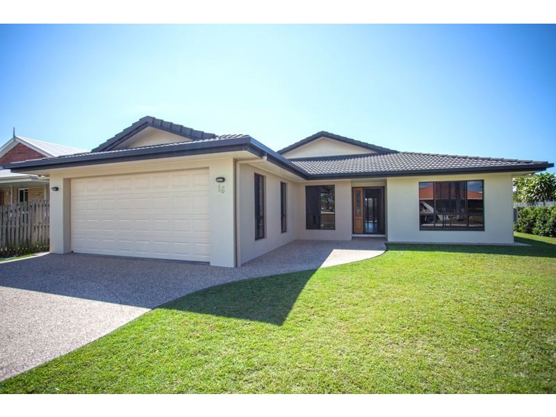 16 Royal Boulevard, Glenella QLD 4740