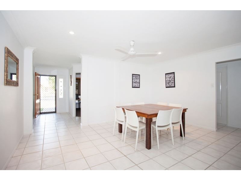 16 Royal Boulevard, Glenella QLD 4740