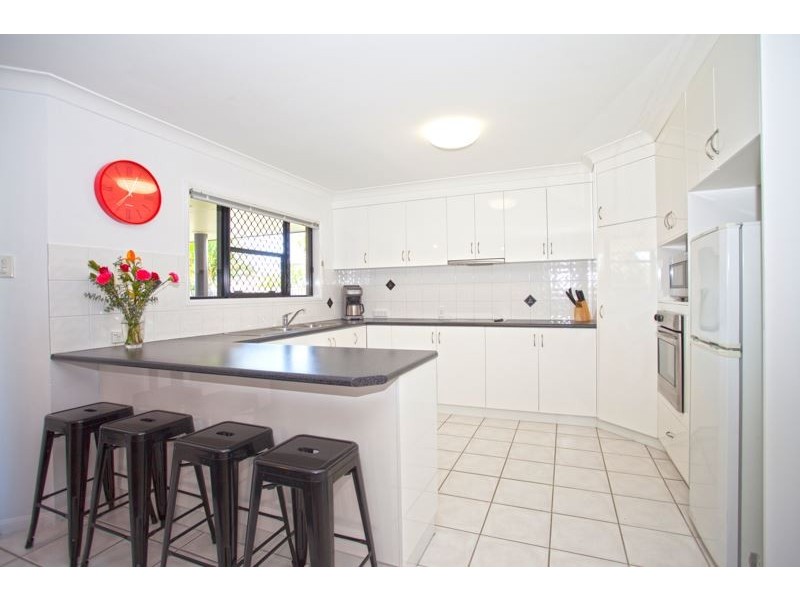 16 Royal Boulevard, Glenella QLD 4740