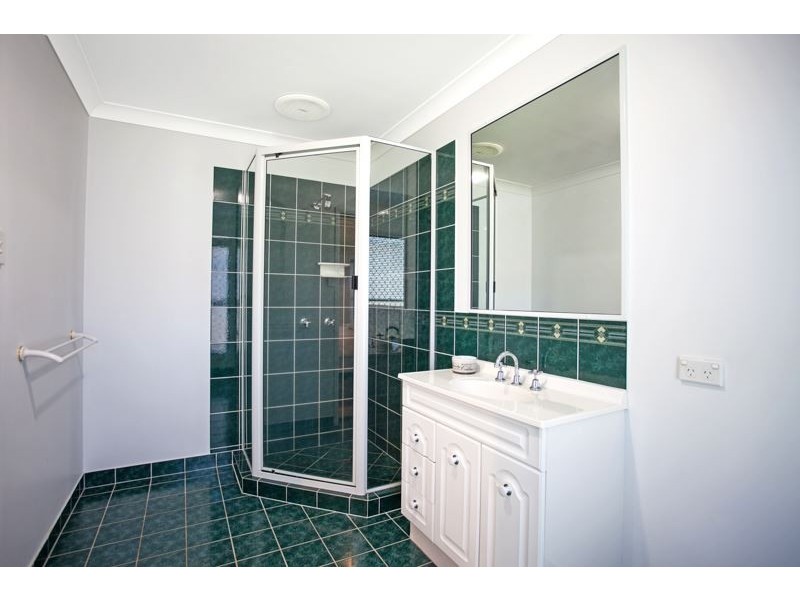 16 Royal Boulevard, Glenella QLD 4740