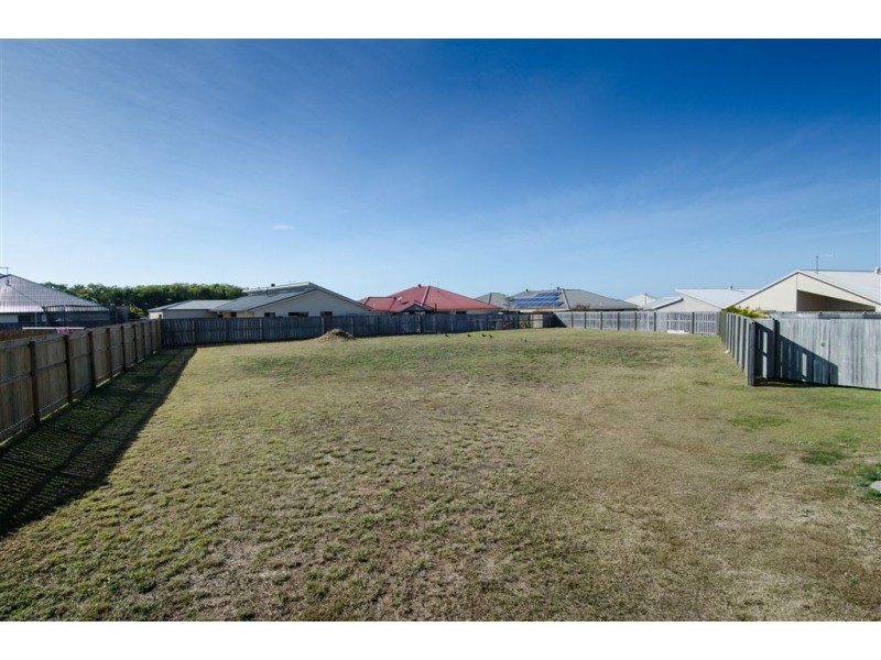 14 Bombo Court, Blacks Beach QLD 4740