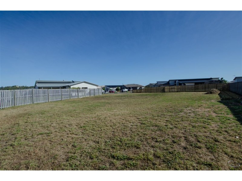 14 Bombo Court, Blacks Beach QLD 4740