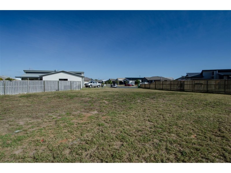 14 Bombo Court, Blacks Beach QLD 4740