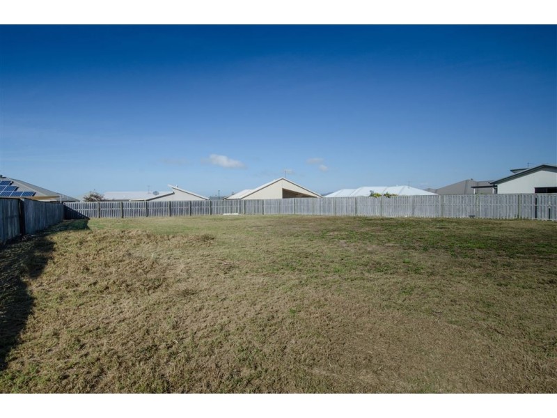 14 Bombo Court, Blacks Beach QLD 4740