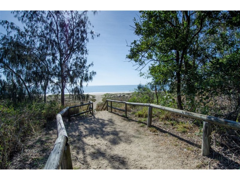 14 Bombo Court, Blacks Beach QLD 4740