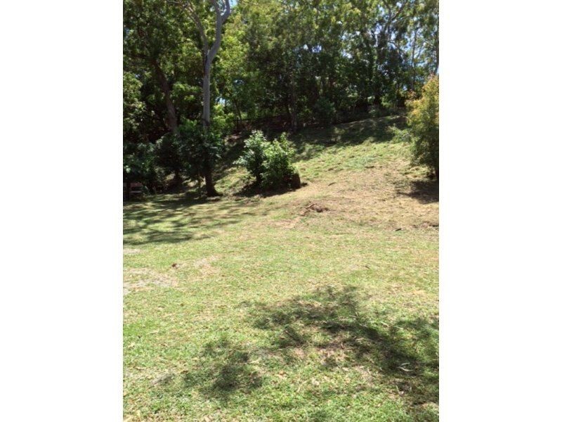 1 Kingfisher Street, Slade Point QLD 4740