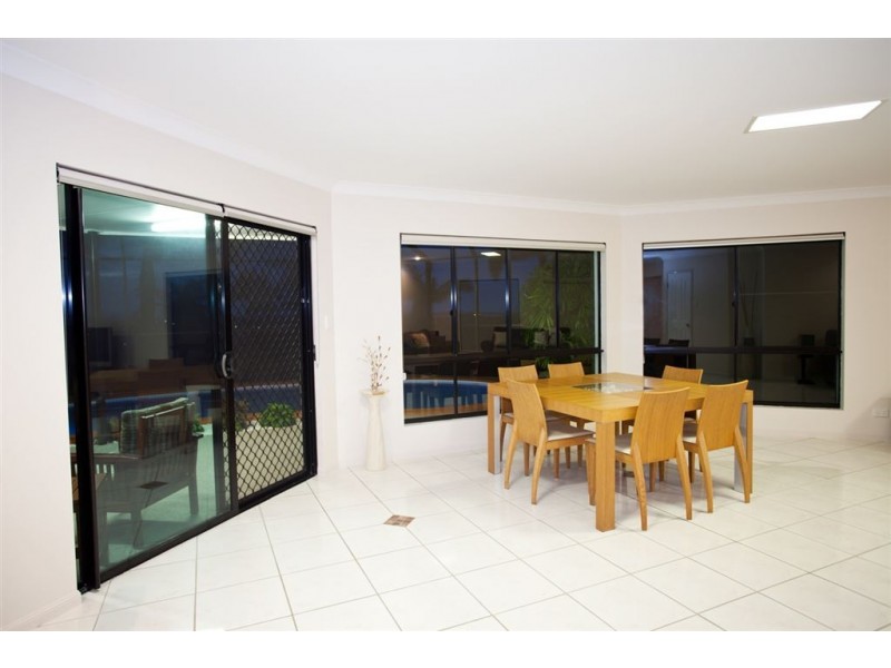 7 Rainbow Crescent, Blacks Beach QLD 4740