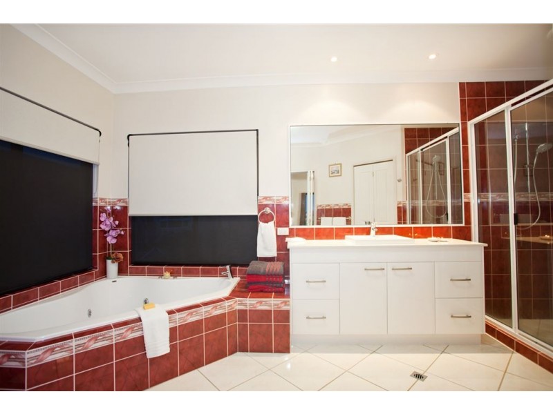 7 Rainbow Crescent, Blacks Beach QLD 4740