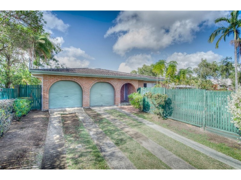 15 Holts Road, Beaconsfield QLD 4740
